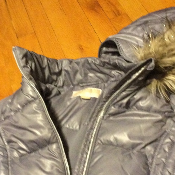 🌼 Michael Kors 🌼 Girls Puffer Coat w/ Detachable Hood faux fur trim, 7-8 - Picture 3 of 13